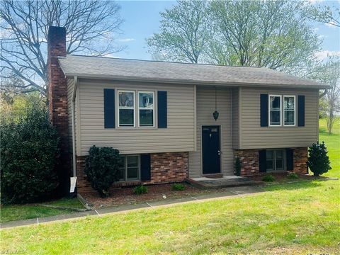 Homes For Sale - 164 Royal Lane<br/> Dobson, NC 27017