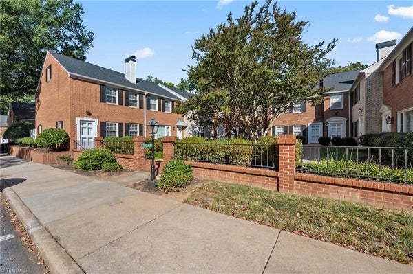 309 HANOVER ARMS CT, WINSTON SALEM, NC 27104 - Image bd431aed0eb984e611eabc01ff08a6f0/3148725398