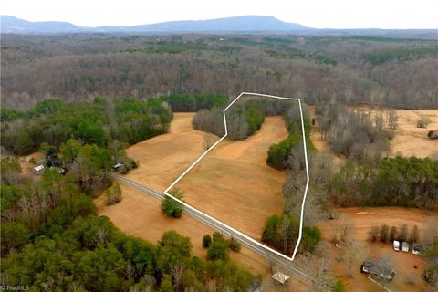 Vacant Land For Sale - 3361 Nc Highway 66<br/> Westfield, NC 27053