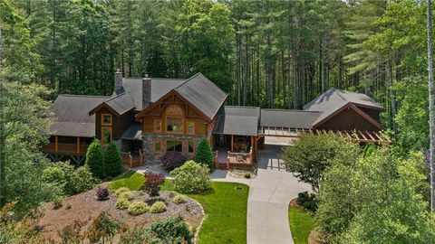 Homes For Sale - 5626 Rocky Falls Lane<br/> Lenoir, NC 28645