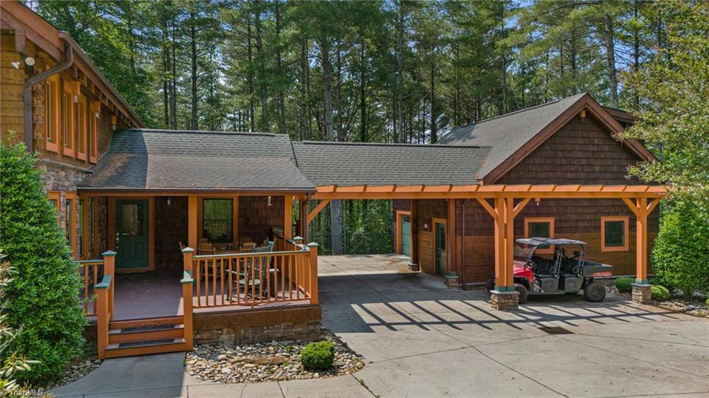 Lenoir, North Carolina, 28645, United States, ,4 BathroomsBathrooms,Residential,Active,1843857