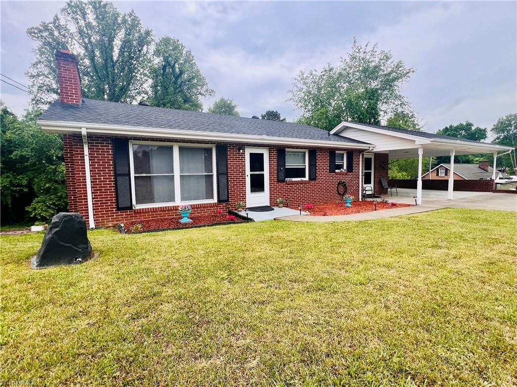 Photo of 2556 Westfield Road, Mount Airy, NC 27030 (MLS # 1219183)
