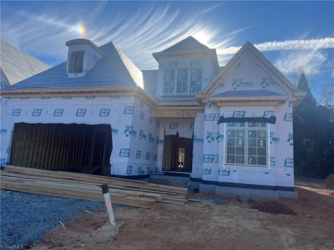 Townhouse For Sale - 14 Creswell Manor Drive<br/> Greensboro, NC 27407