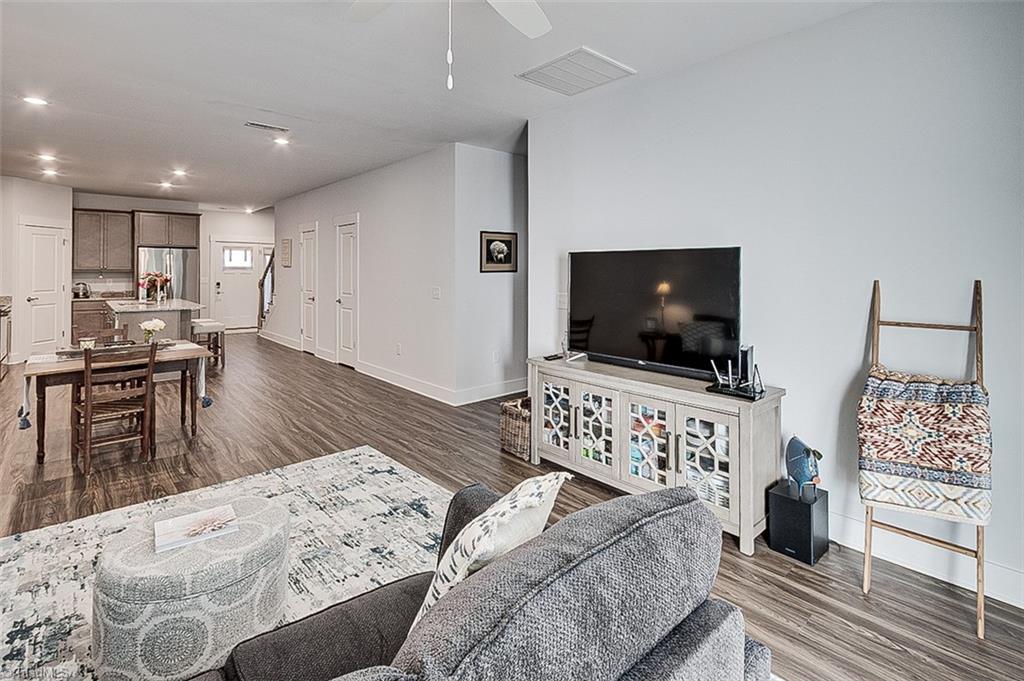 Jamestown, North Carolina 27282, United States, 3 Bedrooms Bedrooms, ,3 BathroomsBathrooms,Residential,Active,202581