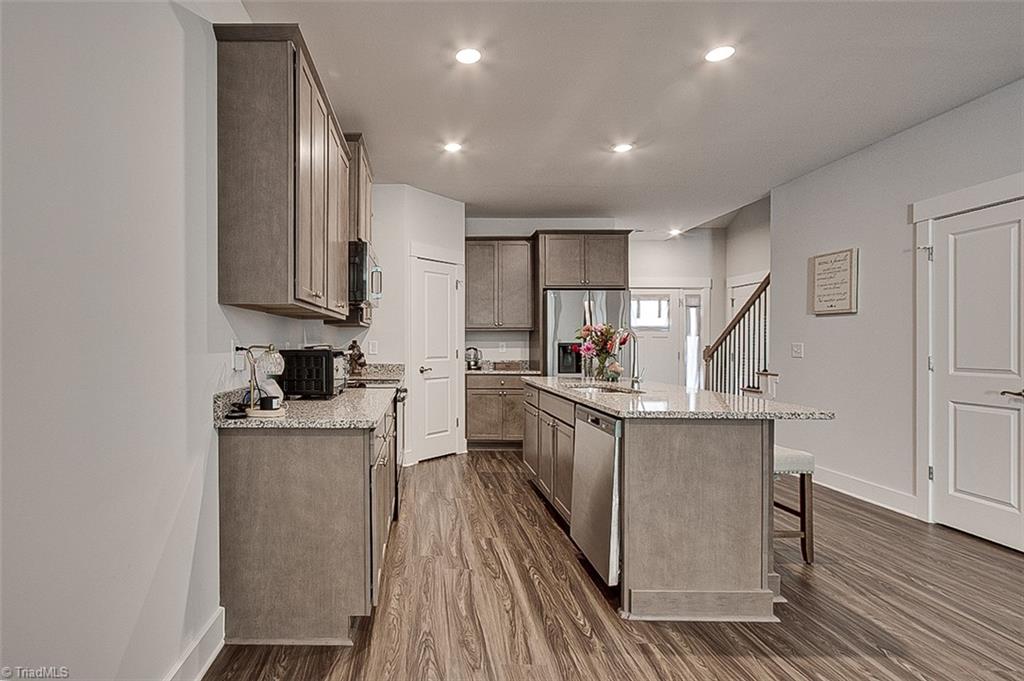 Jamestown, North Carolina 27282, United States, 3 Bedrooms Bedrooms, ,3 BathroomsBathrooms,Residential,Active,202581