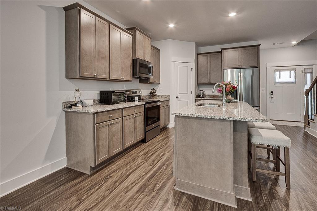 Jamestown, North Carolina 27282, United States, 3 Bedrooms Bedrooms, ,3 BathroomsBathrooms,Residential,Active,202581