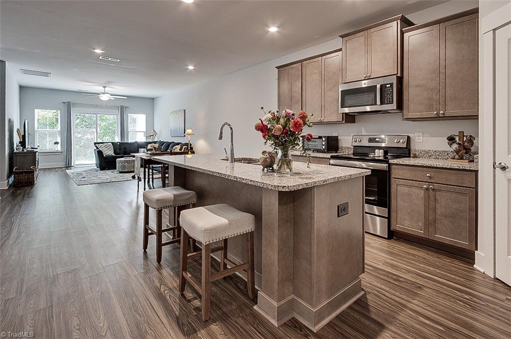 Jamestown, North Carolina 27282, United States, 3 Bedrooms Bedrooms, ,3 BathroomsBathrooms,Residential,Active,202581