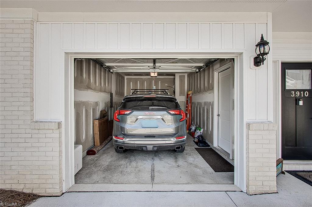 Jamestown, North Carolina 27282, United States, 3 Bedrooms Bedrooms, ,3 BathroomsBathrooms,Residential,Active,202581