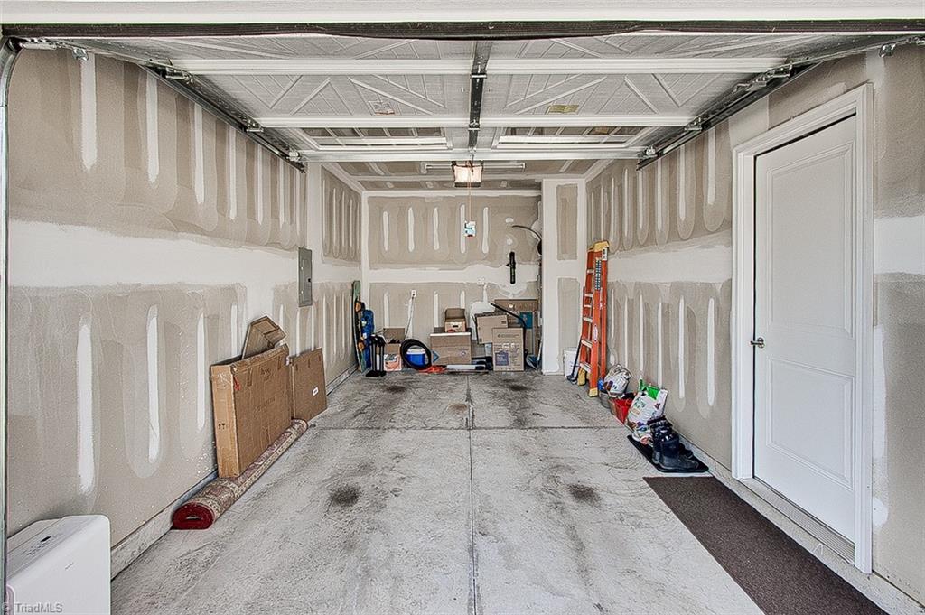 Jamestown, North Carolina 27282, United States, 3 Bedrooms Bedrooms, ,3 BathroomsBathrooms,Residential,Active,202581