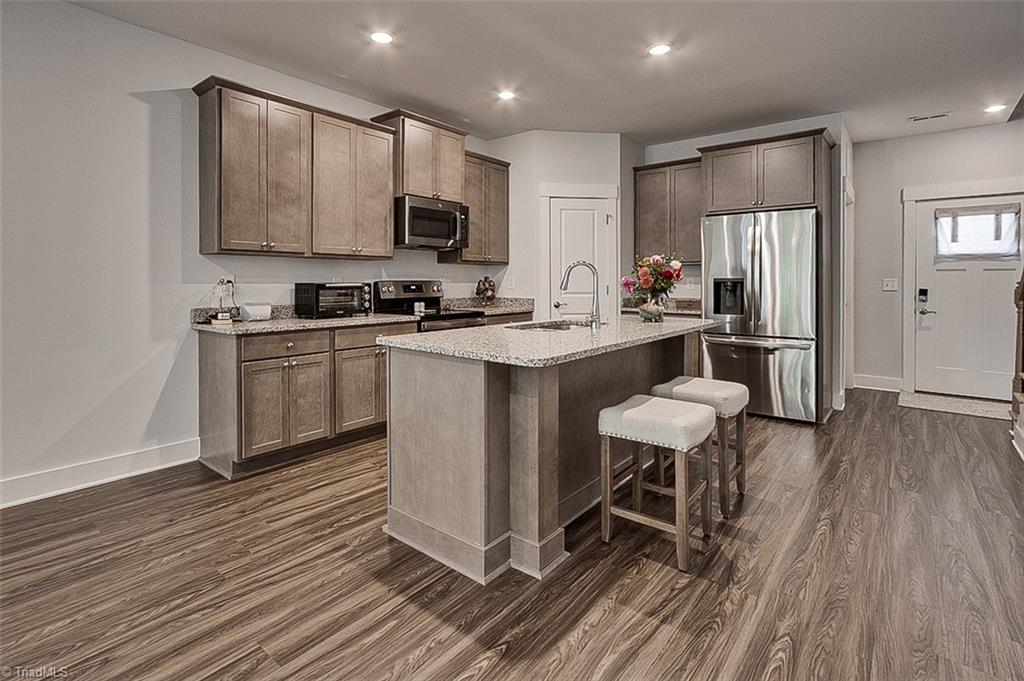 Jamestown, North Carolina 27282, United States, 3 Bedrooms Bedrooms, ,3 BathroomsBathrooms,Residential,Active,202581