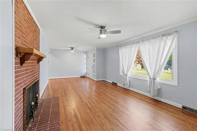614 Burke Street, photo 3 of 33