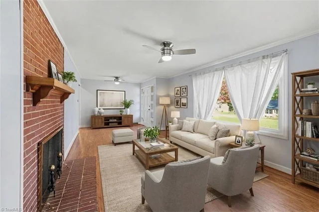 614 Burke Street, photo 2 of 33