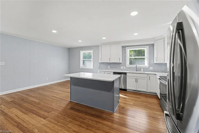 614 Burke Street, photo 5 of 33