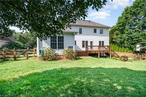 A home in Clemmons