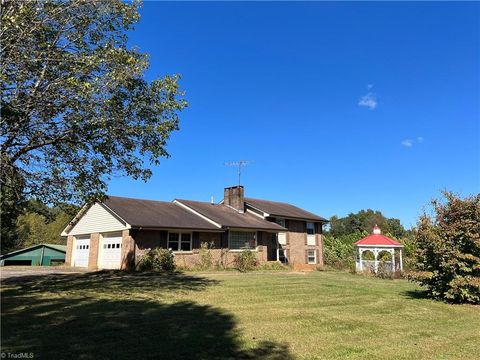 2970 Red Brush Road, Mount Airy, NC 27030 - #: 1122189