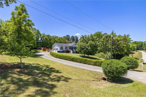 Homes For Sale - 272 Victoria Circle<br/> Madison, NC 27025