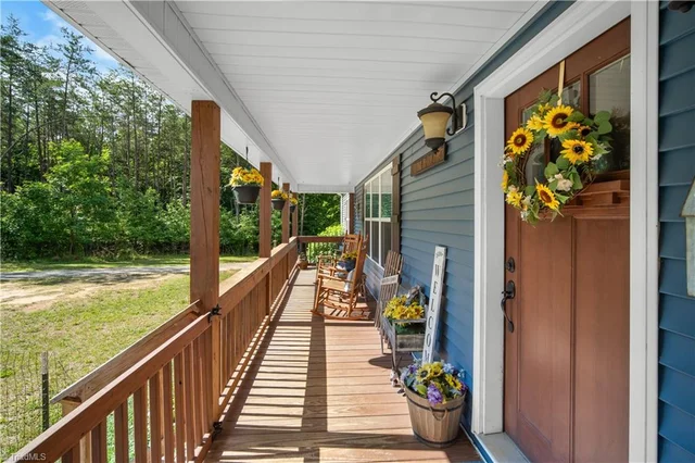 274 Echo Hollar Road, photo 2 of 29