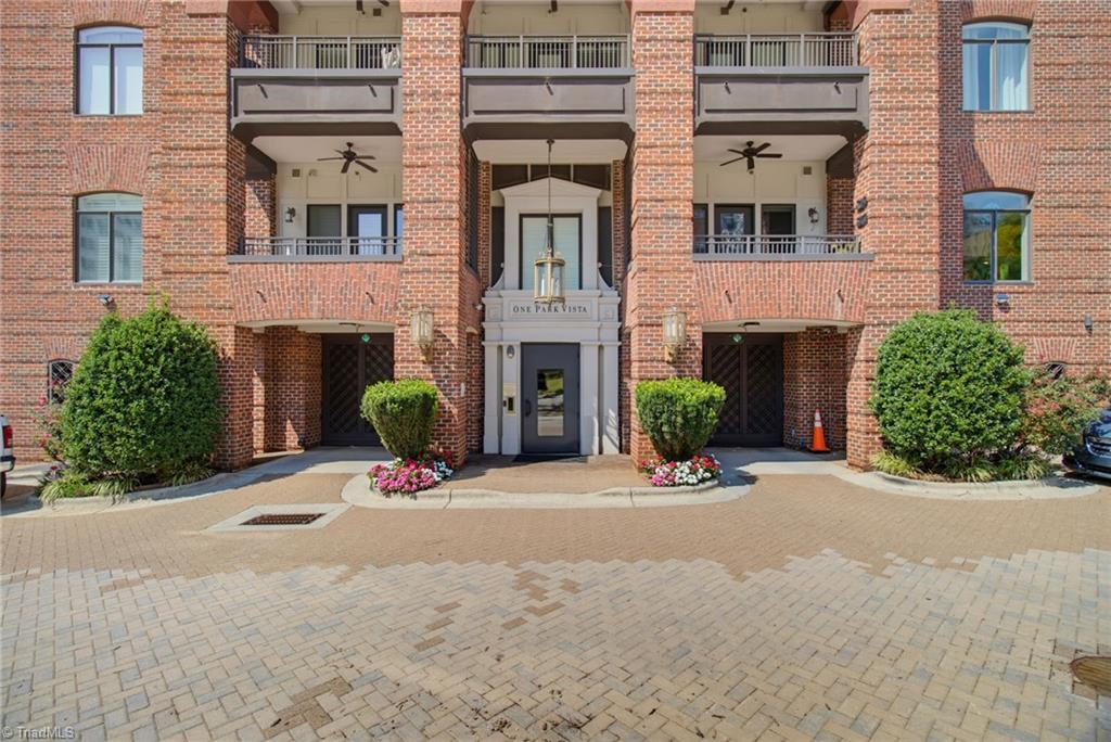 Photo of 1 Park Vista Lane #350, Winston-Salem, NC 27101 (MLS # 1237468)