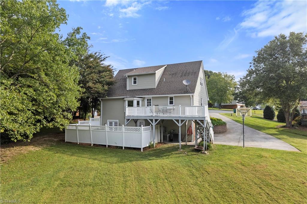 Clemmons, North Carolina 27012, United States, 3 Bedrooms Bedrooms, ,3 BathroomsBathrooms,Residential,Pending,212081