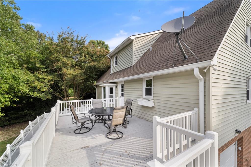 Clemmons, North Carolina 27012, United States, 3 Bedrooms Bedrooms, ,3 BathroomsBathrooms,Residential,Pending,212081