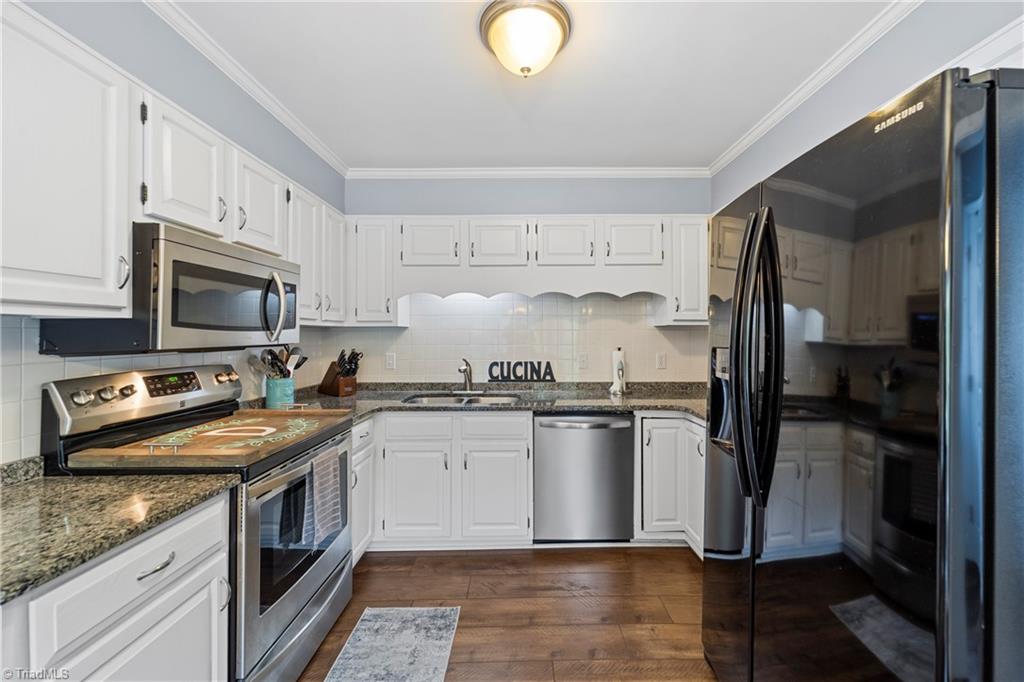 Clemmons, North Carolina 27012, United States, 3 Bedrooms Bedrooms, ,3 BathroomsBathrooms,Residential,Pending,212081