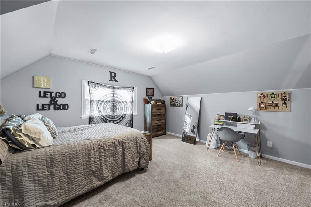 Clemmons, North Carolina 27012, United States, 3 Bedrooms Bedrooms, ,3 BathroomsBathrooms,Residential,Pending,212081