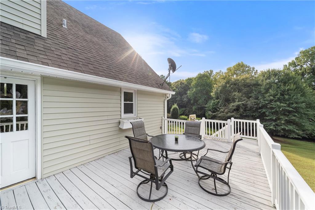 Clemmons, North Carolina 27012, United States, 3 Bedrooms Bedrooms, ,3 BathroomsBathrooms,Residential,Pending,212081