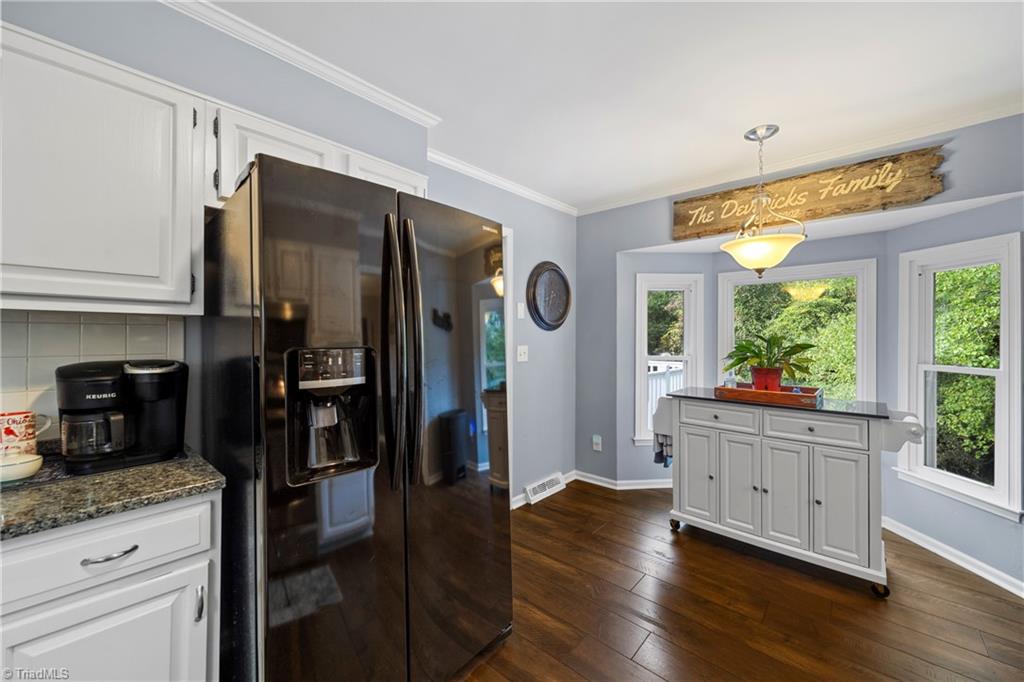 Clemmons, North Carolina 27012, United States, 3 Bedrooms Bedrooms, ,3 BathroomsBathrooms,Residential,Pending,212081