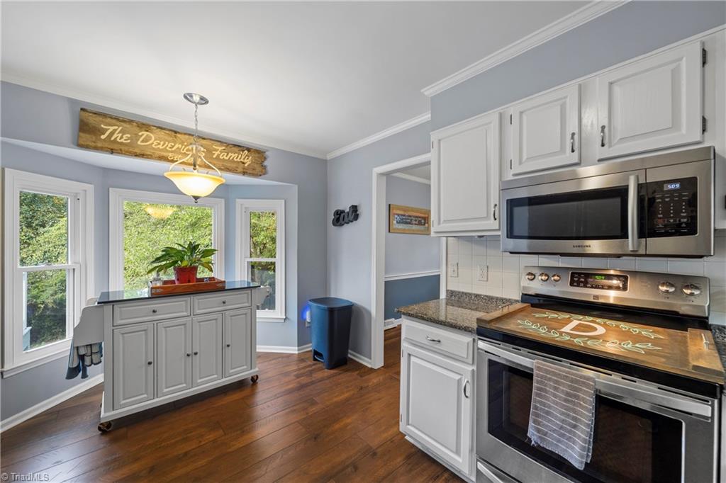 Clemmons, North Carolina 27012, United States, 3 Bedrooms Bedrooms, ,3 BathroomsBathrooms,Residential,Pending,212081