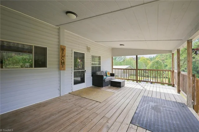 1150 Nature Lane, photo 3 of 42