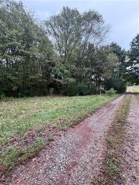 480 Denton Road, photo 2 of 9