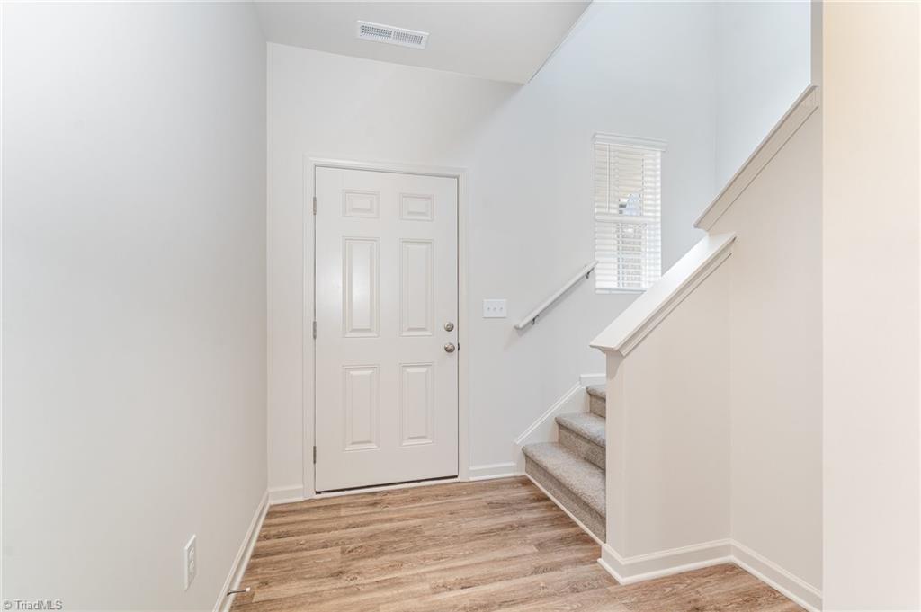 5909 Crossview Drive, Kernersville, North Carolina image 4