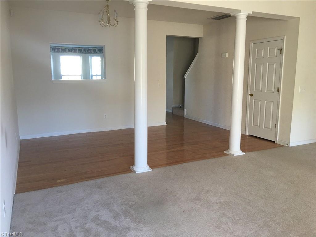 Photo 7 of 9 of 1604 Olivers Crossing Circle townhome