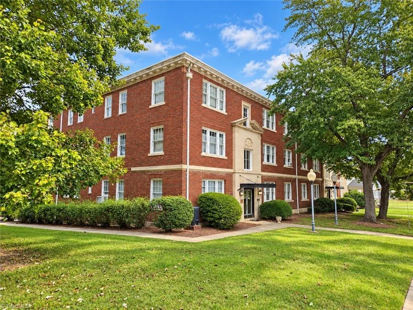 906 W Market Street Unit B1, photo 1 of 31