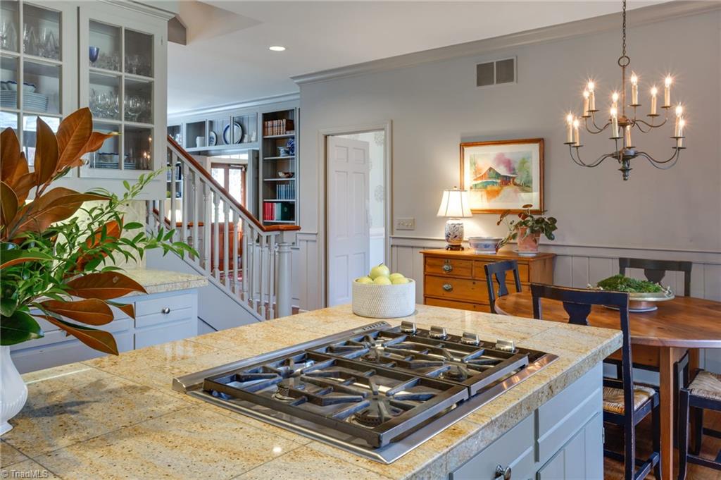 3016 Lake Forest Drive, Greensboro, North Carolina image 8
