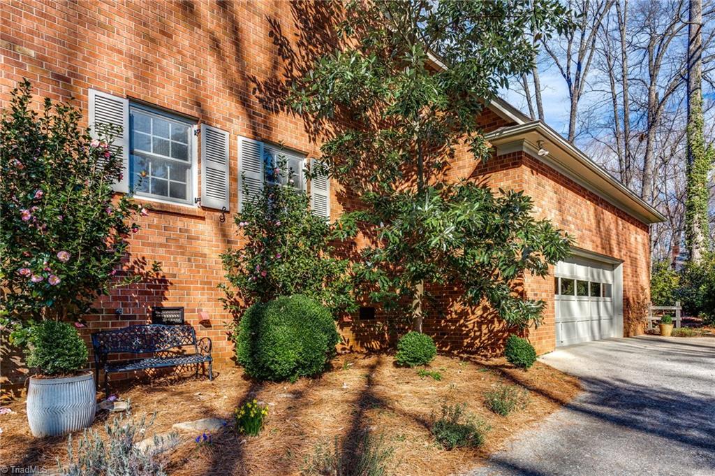 3016 Lake Forest Drive, Greensboro, North Carolina image 14