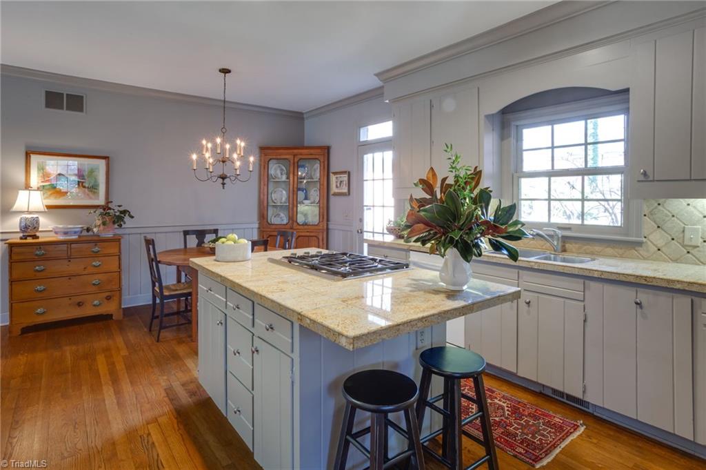 3016 Lake Forest Drive, Greensboro, North Carolina image 9
