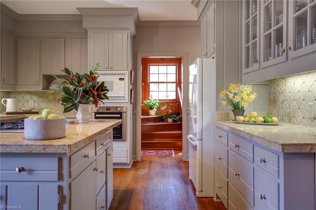 3016 Lake Forest Drive, Greensboro, North Carolina image 10