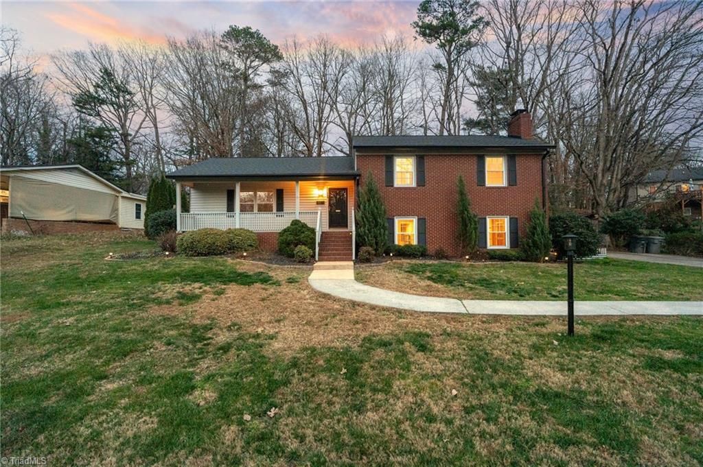 Photo of 929 Walton Court, Asheboro, NC 27203 (MLS # 1203678)