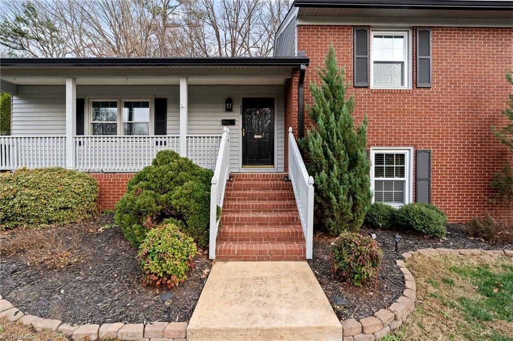 Photo of 929 Walton Court, Asheboro, NC 27203 (MLS # 1203678)