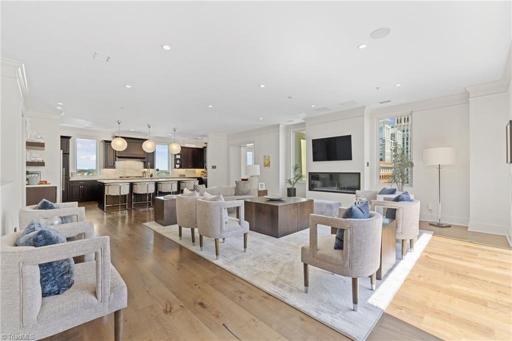 Winston Salem, North Carolina 27101, United States, 3 Bedrooms Bedrooms, ,4 BathroomsBathrooms,Residential,Active,61213