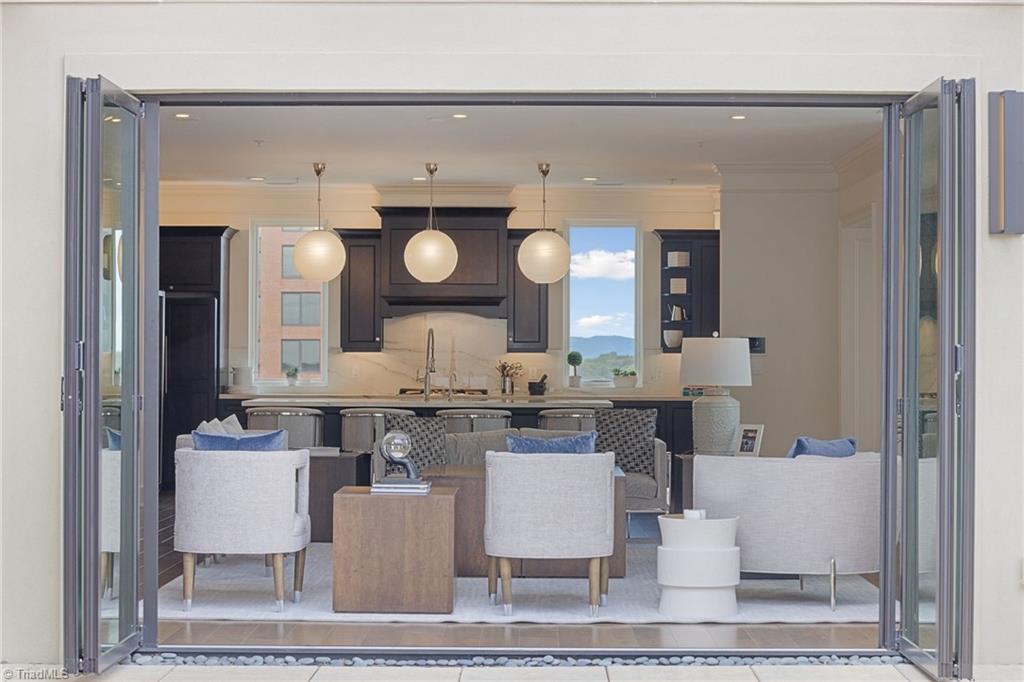 Winston Salem, North Carolina 27101, United States, 3 Bedrooms Bedrooms, ,4 BathroomsBathrooms,Residential,Active,61213