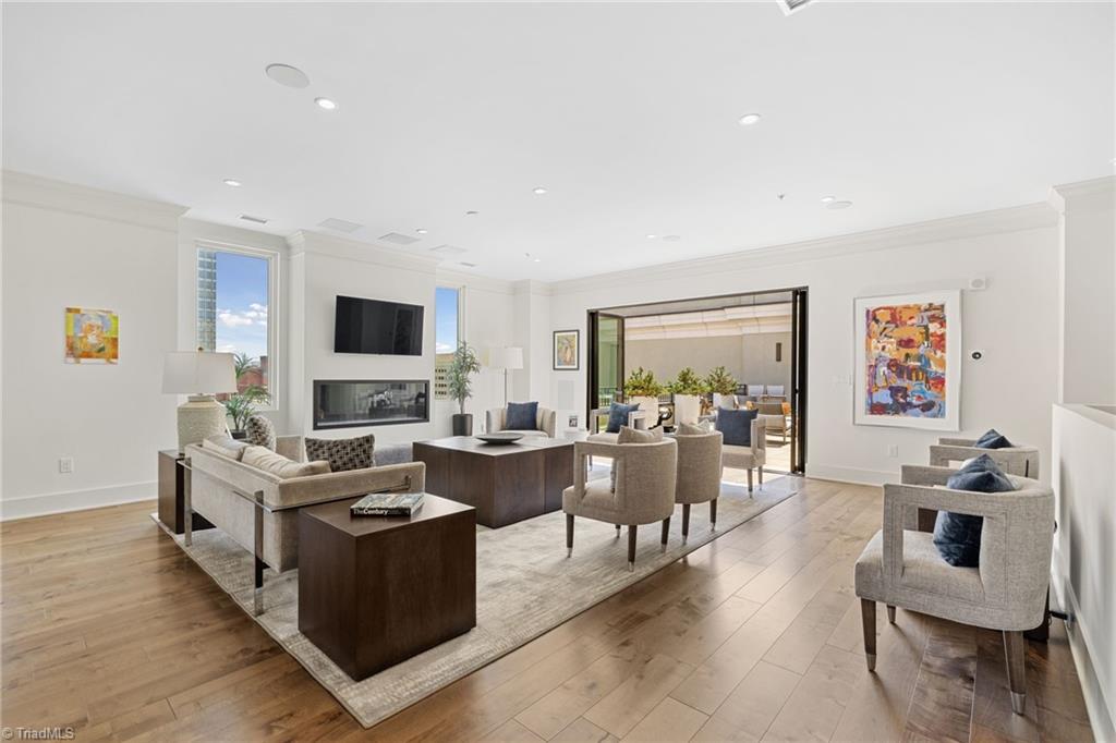 Winston Salem, North Carolina 27101, United States, 3 Bedrooms Bedrooms, ,4 BathroomsBathrooms,Residential,Active,61213