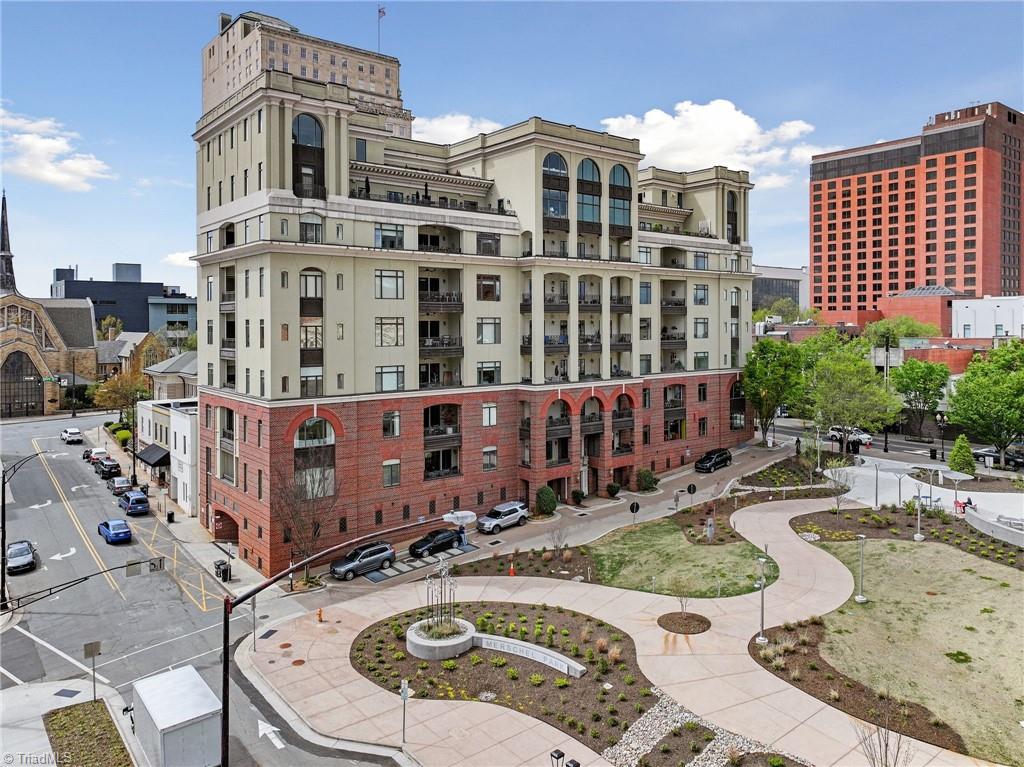 Winston Salem, North Carolina 27101, United States, 3 Bedrooms Bedrooms, ,4 BathroomsBathrooms,Residential,Active,61213