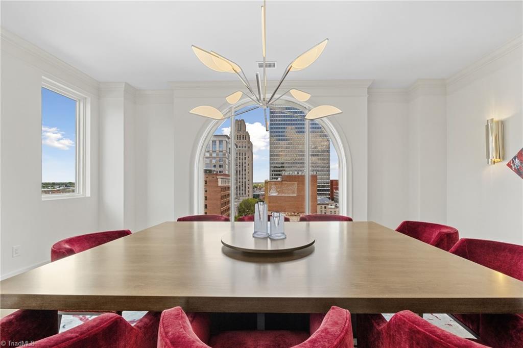 Winston Salem, North Carolina 27101, United States, 3 Bedrooms Bedrooms, ,4 BathroomsBathrooms,Residential,Active,61213