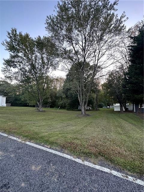 A home in Mount Airy