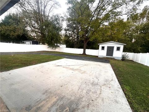 A home in Mount Airy