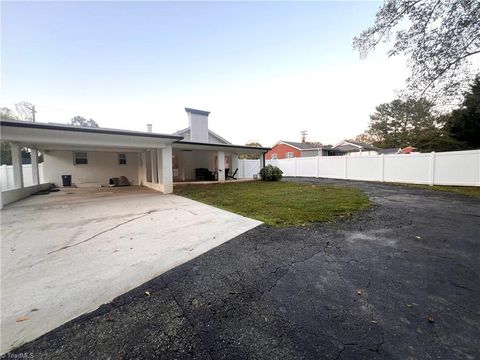 A home in Mount Airy