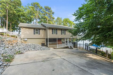 A home in New London