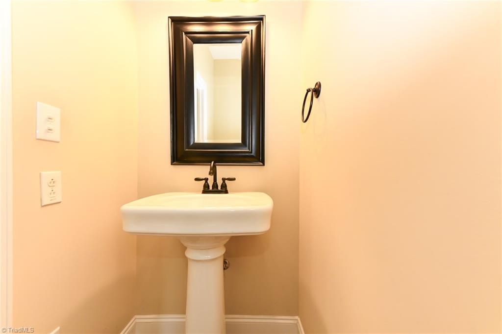 5806 Mabe Drive, Oak Ridge, North Carolina image 15